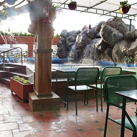 Parklane Hotel Mysore Buitenkant foto