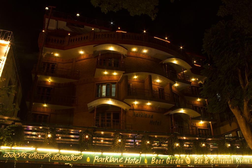Parklane Hotel Mysore Buitenkant foto