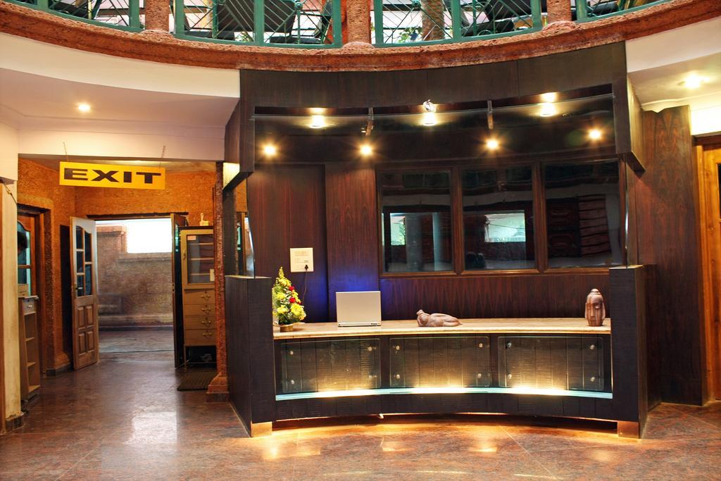 Parklane Hotel Mysore Buitenkant foto
