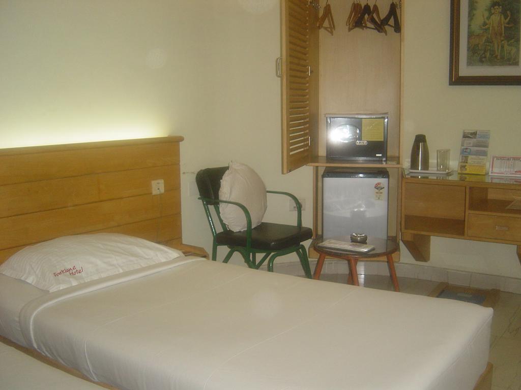Parklane Hotel Mysore Buitenkant foto