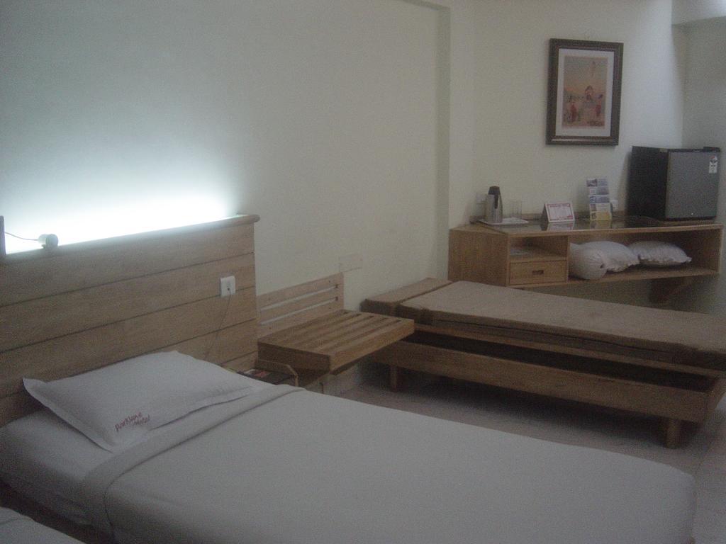 Parklane Hotel Mysore Buitenkant foto