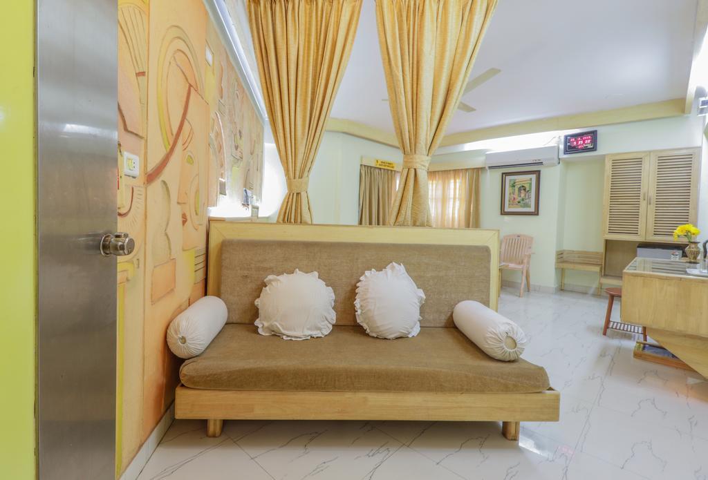 Parklane Hotel Mysore Buitenkant foto