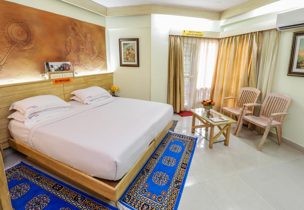 Parklane Hotel Mysore Buitenkant foto